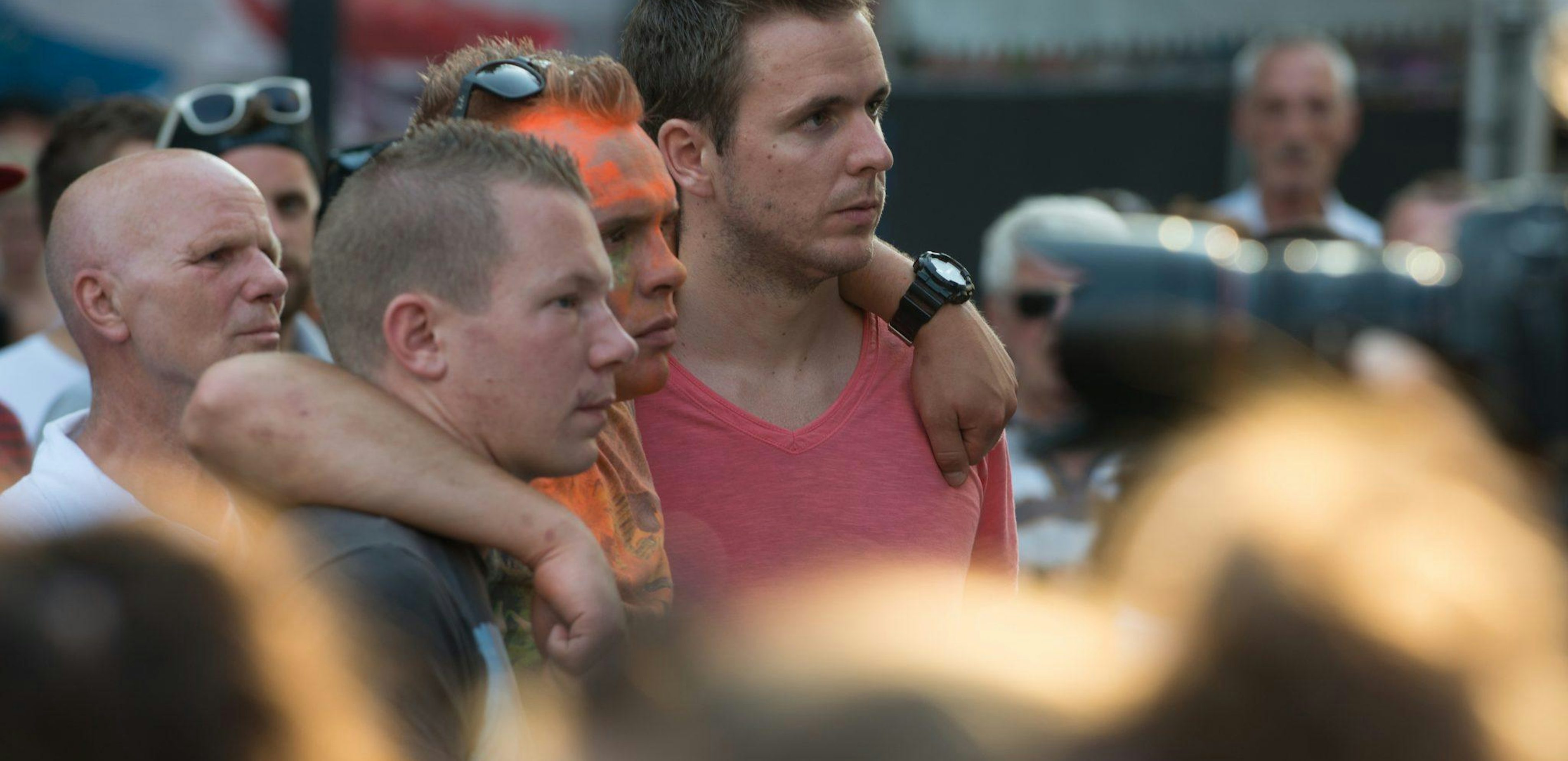 1 minuut stilte Mh17 ramp Plein 44 18 7 2014 3 1