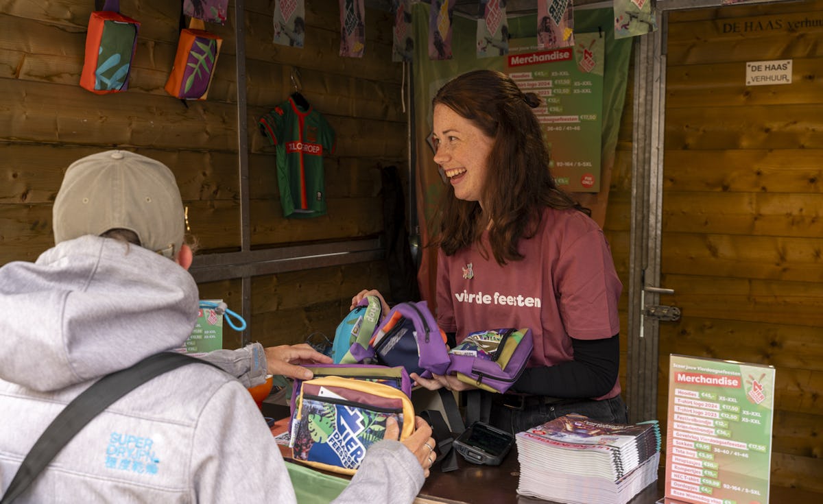13 07 2024 vierdaagsefeesten Edwin Smits merchandise