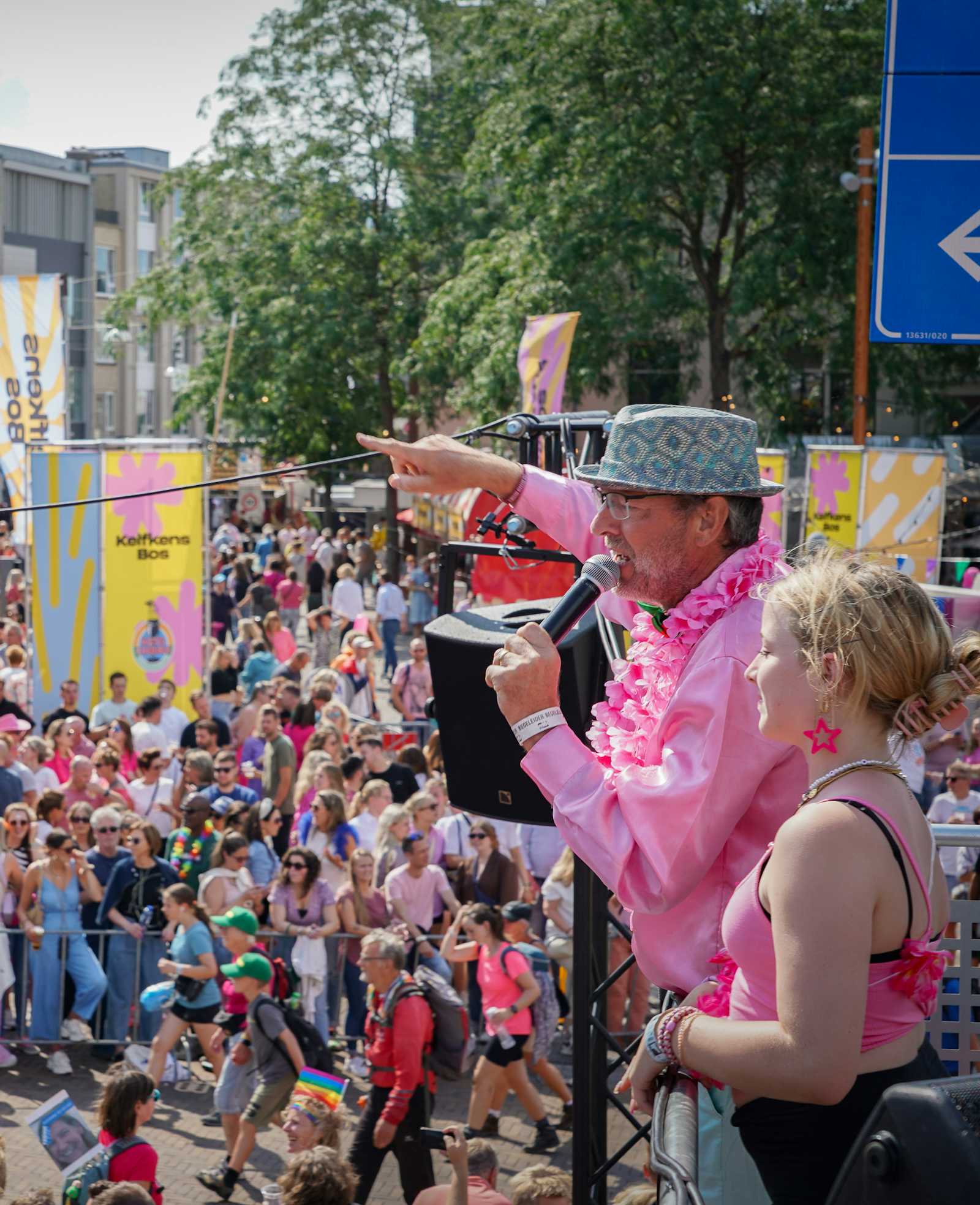 19 07 2023 Vierdaagsefeesten Roze Woensdag Wandelen Jan Willem de Venster 19