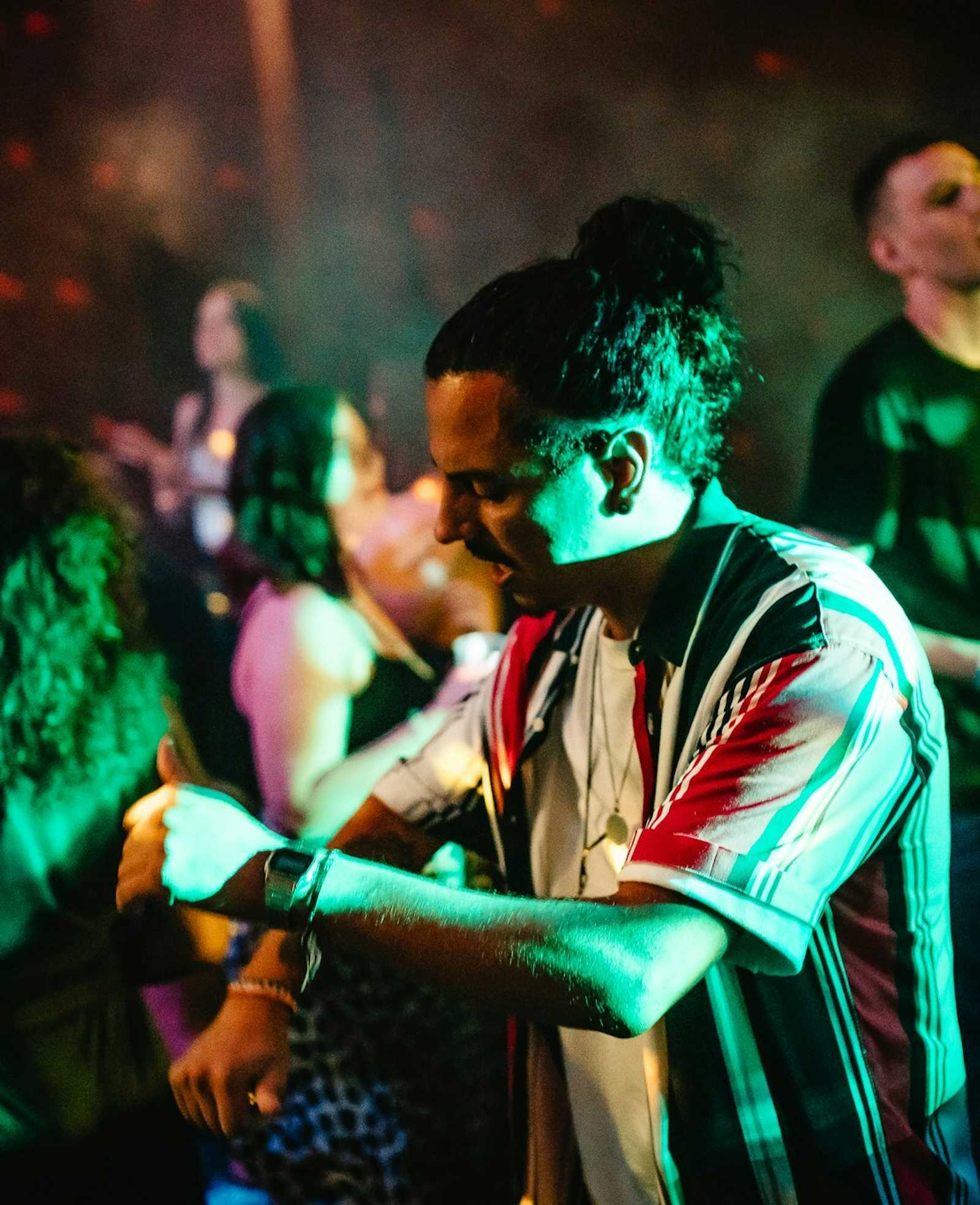 38041845 960831790785359 6056600754393710592 n