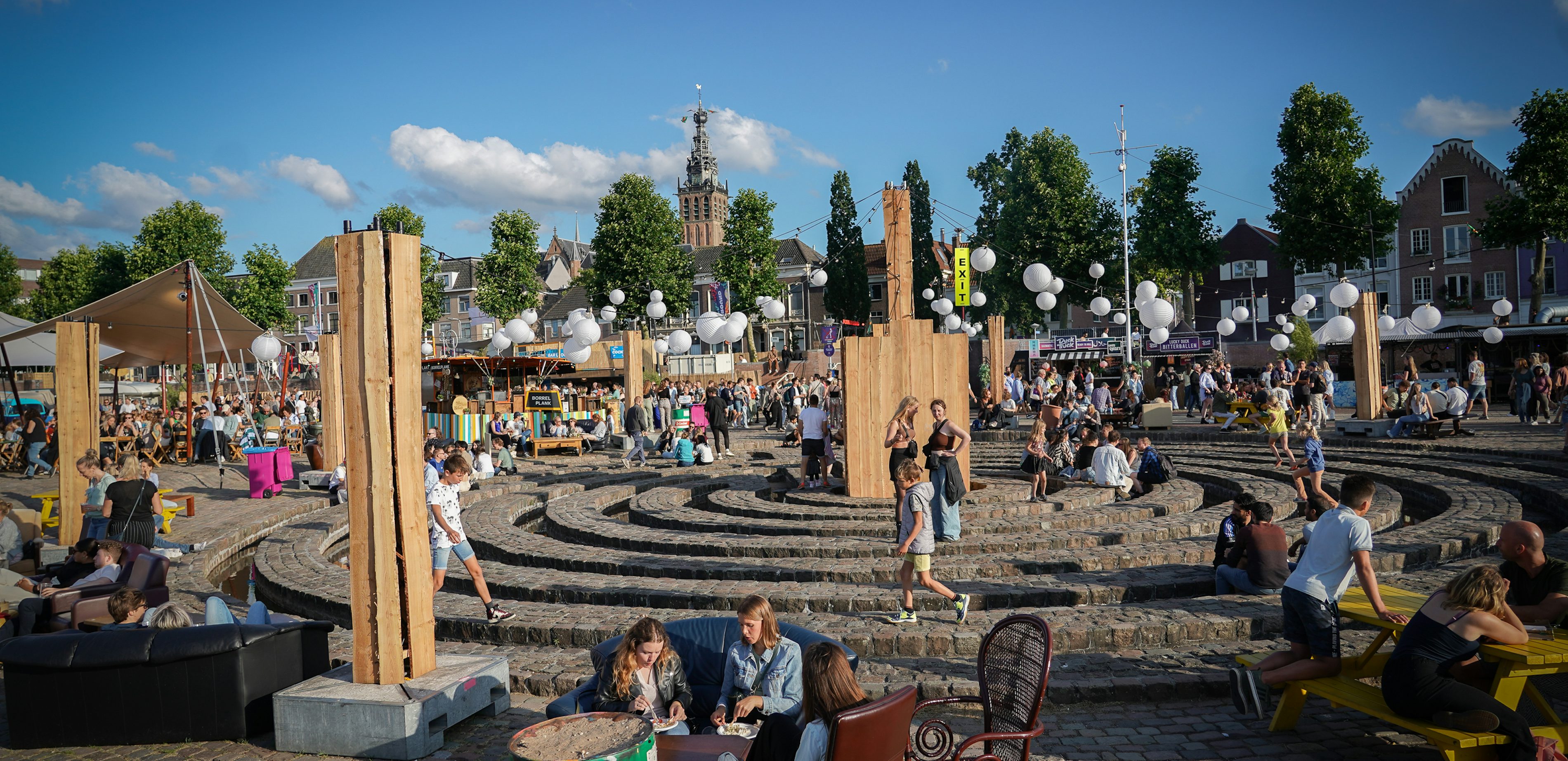 17 07 2023 Vierdaagsefeesten Smaakmarkt Labyrinth Jan Willem de Venster 1 kopie