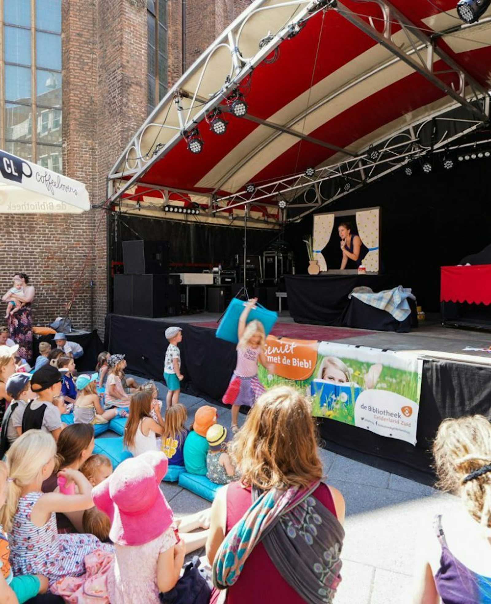 Mariënburgplein Vierdaagsefeesten Jan Willem de Venster 1024x1024 1000x1000