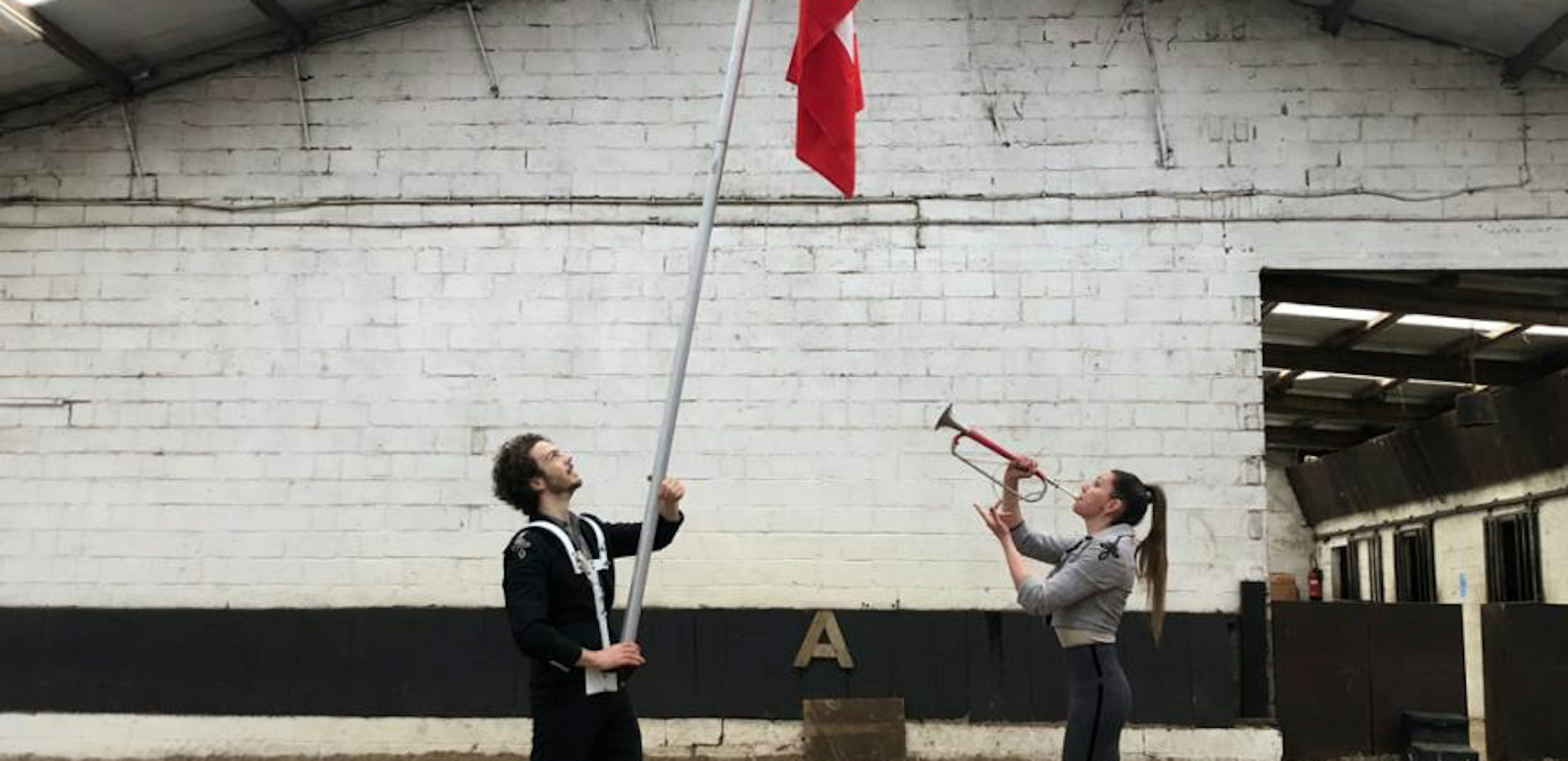 07 13 Sur Mesure speelt Protocole