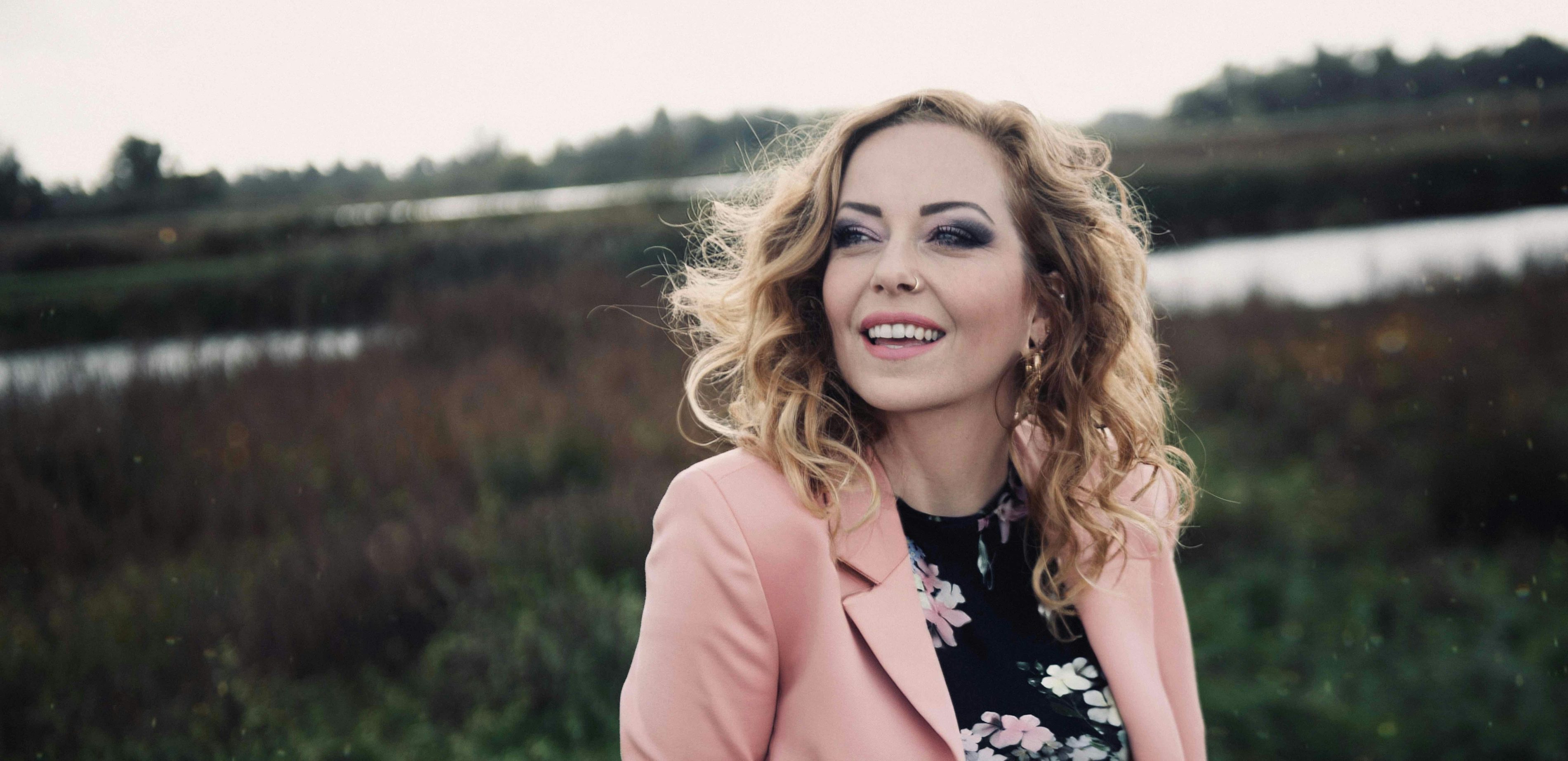 1 Anneke Van Giersbergen Mark Uyl