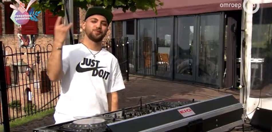 Placeholder for E8 FEB4 B4 102 A 4 BEF A84 D 9 CC2 FF277147