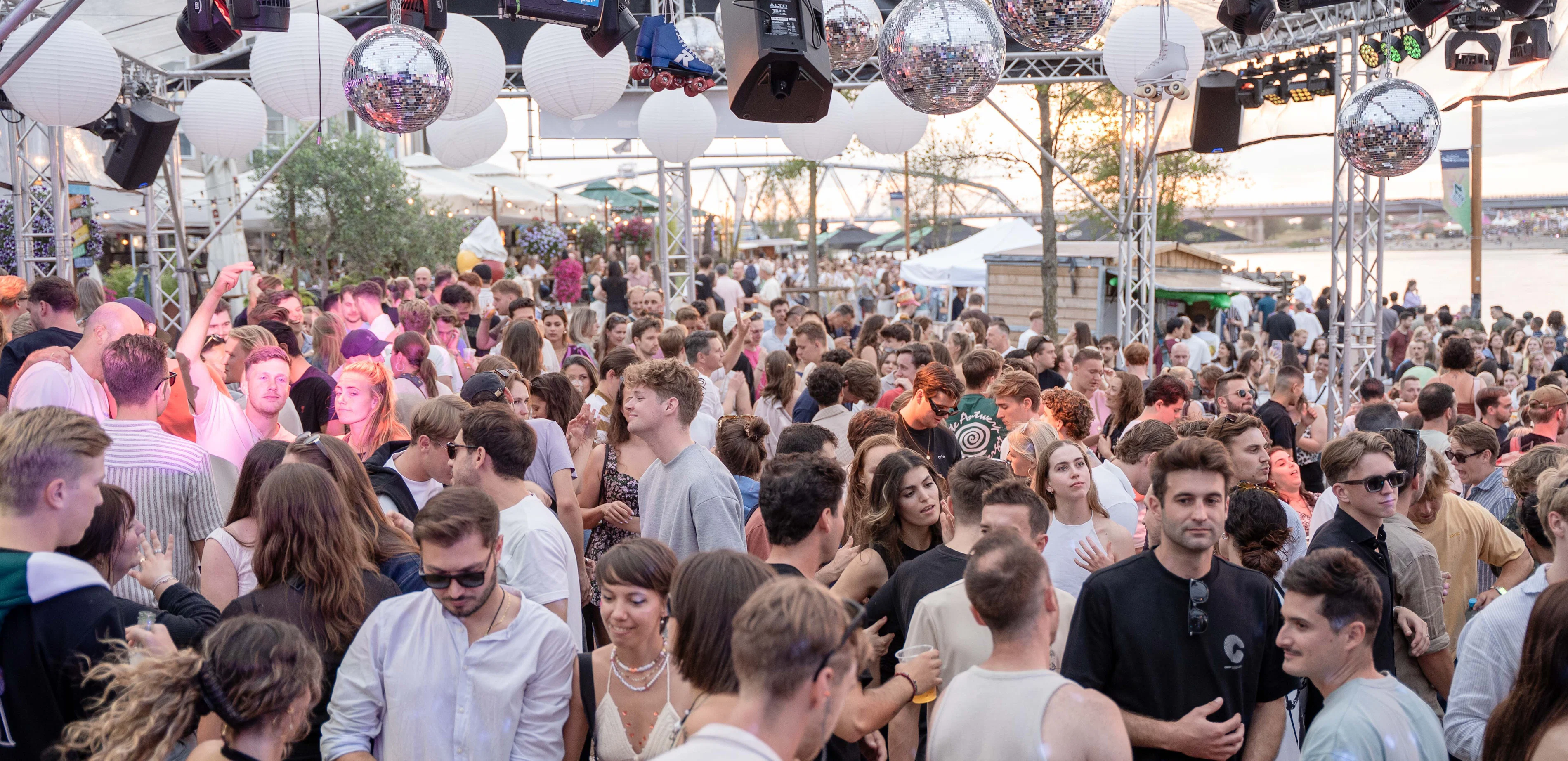 LOW 12 7 Zaterdag 15